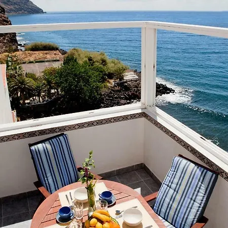 Beachfront In Paradise Апартаменты *