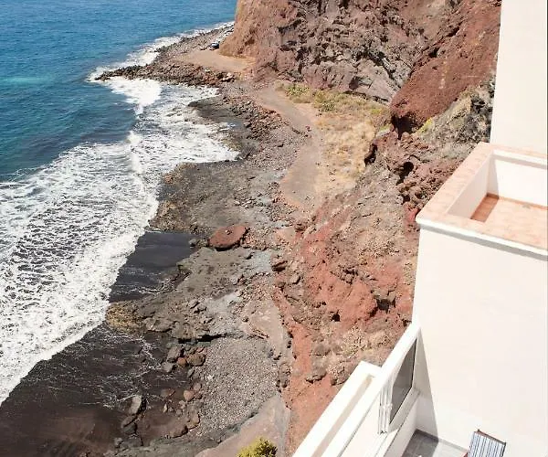 Beachfront In Paradise *