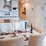 Beachfront In Paradise Apartmán