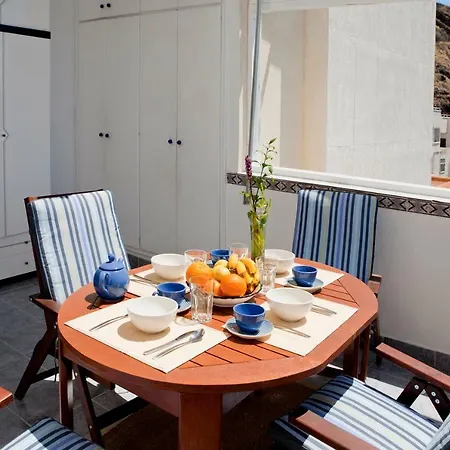 Beachfront In Paradise Apartment