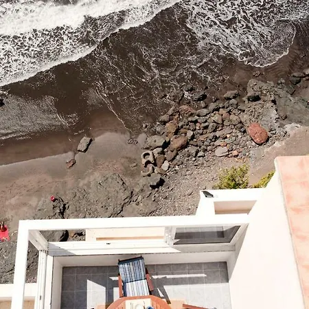 Beachfront In Paradise *