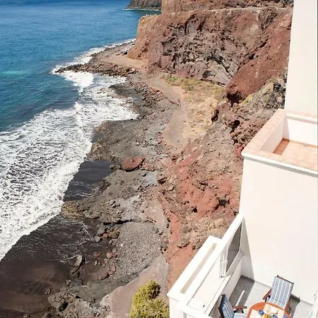 Beachfront In Paradise *