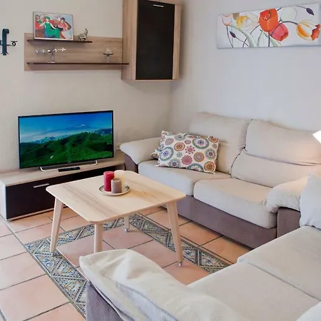 Beachfront In Paradise *